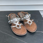 Baretraps  Mollie women leather sandals flat bronze w stones thong style Sz 7.5 Photo 2