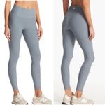 Vuori  Clean Elevation High Waist 7/8 Leggings Flint Heather Gray Size Small Photo 1