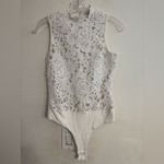 Tobi white floral lace high-neck BODYSUIT SIZE XS EUC Photo 2