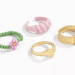 Boutique Y2K Aesthetic Daisy Beaded Gold Ring Set of 4 Photo 1