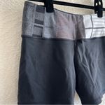 Lululemon Women’s Groove Shorts Black Quilting Reversible Size 6 Photo 4