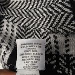 Fever Women's L / XL Poncho Black White Plaid Pullover Sweater Cape Winter Size L Photo 7