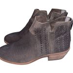 Vince Camuto NEW  Gray Leather Patellen Booties Ankle Boots Shoes size 7.5 38 Photo 3