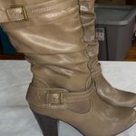 White Mountain  Wo size 7 Tan Heeled Boots with Slouchy Design INSIDE ZIPPERS Photo 8