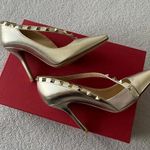 Valentino Garavani Valentino Women’s Rockstud D’Orsay Cross Strap Gold High Heels size 35.5 NIB Photo 0