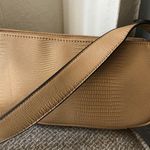 Beige tan camel woven baguette shoulder handbag purse Photo 2