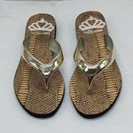 Fergalicious  Majesty Womens Flip Flops Size 7M Thong Sandals Slip On Casual Shoe Photo 0