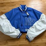 Pretty Little Thing BLUE GRAPHIC FRONT FAUX LEATHER RUCHED SLEEVE CROPPED BOMBER JACKET Photo 5