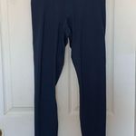 Everlane Perform Renew Legging in Navy Blue Photo 1