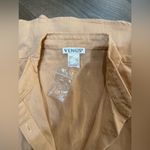 Venus Sleeveless Button-Up Women's Top. Size small. . Photo 3