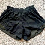 Lululemon  Hotty Hot Low Rise Short Womens Size 6 Green Camo Lined Drawstring GUC Photo 0
