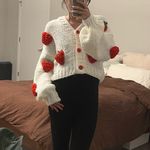 Handmade NWT Hand knit strawberry chunky knit cropped sweater cardiganan Photo 1