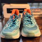 Hoka Pink & Blue Clifton 3 athletic shoes size 6 Photo 9