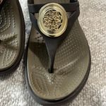 Crocs  Brown‎ Gold Sanrah Flip Flops Thongs Sandals Wedge Size 7 Photo 2