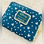 Lounge Fly DISNEY  Mickey Snowglobe Wallet Photo 1