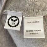 Garnet Hill Essential Cashmere V-Neck Sweater in Heathered Gray Size XL Photo 8