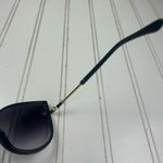 Black Round Sunglasses with Gold Accents – Women’s Fashion Shades Photo 5