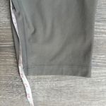 Lululemon Essential High-Rise Trouser
Carbon Dust 4 Photo 8