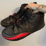 Nike Kyrie 7 ‘Bred’ Photo 5