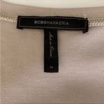 BCBG MAXAZRIA BEIGE SHORT SLEEVE SCALLOPED NECK BACK CROSSOVER SHORT TEE MEDIUM Photo 3