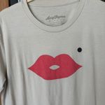 Lucy Jaynes lip graphic tee beauty mark beige crew oversized tshirt short sleeve Tan Size M Photo 1