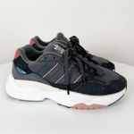 Adidas  Retropy F90 Lace Up Sneaker in Dark Grey Photo 8