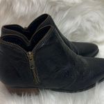 Heiress Black Leather Embossed Zipper Booties 7 B Photo 4