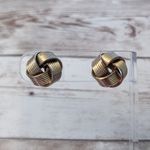 Vintage Clip On Earrings Photo 2