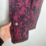 Lululemon Speed Up Crop 21” in Scatter Blossom Jacquard Garnet Black Photo 5