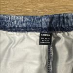 SheIn Floral Shorts with White Accents - super soft Photo 1