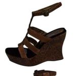 Donald Pliner Camel Brandy Suede Rosette Leather Hand Made Wedge Shoe NWT $295 Brown Size 7.5 Photo 2