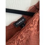 Torrid  Womens‎ 0 Medium Burnt Orange Waffle Knit Lace Trim Henley Casual Fall Photo 2
