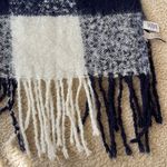 Loft Acrylic Navy Blue White Buffalo Plaid Blanket Scarf Photo 2