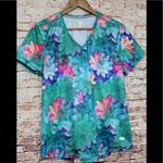 Reel Legends  | Succulent Pattern Activewear V-Neck Photo 2