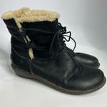 UGG  caspia 1932 black leather boots Sherpa lined lace up women’s size 10 winter Photo 1