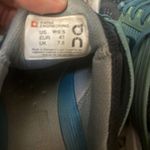 on cloud Running Shoes Photo 5