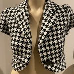 Body Central 🛍 Black & White Cropped Blazer Size S 4 🛍 Photo 0