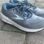 Brooks Addiction Charcoal and White Athletic Shoes 9.5 Photo 7