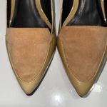 Pour La Victoire Women's camel and tan.3” Heels. Size 8. Made in Italy. EUC. Photo 3