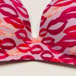 Victoria's Secret  T-Shirt Lightly Lined Wireless Bra 34C Pink Lips Love‎ Straps Photo 5