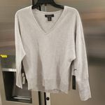Tahari ππ 100% 2 Ply Cashmere V-neck Sweater Light Grey Medium M NWT Photo 0