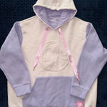 BARBIE Women’s Pullover Hoodie The Movie Truck Tour 2023 Official Exclusive 2XL Pink Size XXL Photo 0