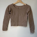 Aura  Athletica Khaki Long Sleeve Activewear Crop Top‎ size M/L Photo 0