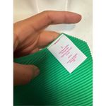 No Boundaries Green tank top Photo 3