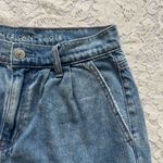 American Eagle Outfitters Women's Light Blue Denim Mom Pleated Shorts Size 0 Photo 2