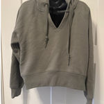 Ultra Flirt Ultra Flirt V-Neck Hoodie Cropped Pullover Sweatshirt Casual Athleisure M Photo 0