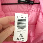 Torrid NWT Packable Puffer Vest with Hood in Bright Pink Size 2 or XXL Photo 5