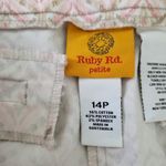 Ruby Rd . Petite Pink and Tan Patterned Capri Pants Size 14P Photo 4