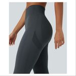 Halara NWT  OneForm Seamless Flow High Waisted Booty Scrunch Yoga Leggings Navy Photo 8