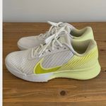 Nike  Women's Court Air Zoom Vapor Pro 2 Hard Court tennis shoes Photo 2